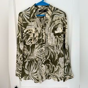 Lightweight printed buttondown